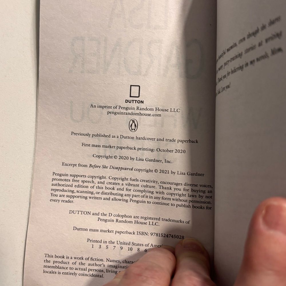 Lisa Gardner Thriller Book Set - Picture 3 of 4